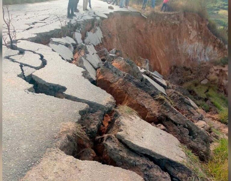 - 19 06 23 La via totalmente colapsada Humocaro 768x781 1
