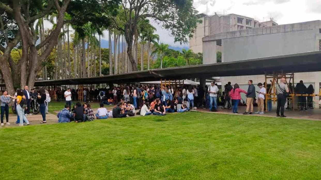 - ya inicio el proceso de votacion en la ucv 126467