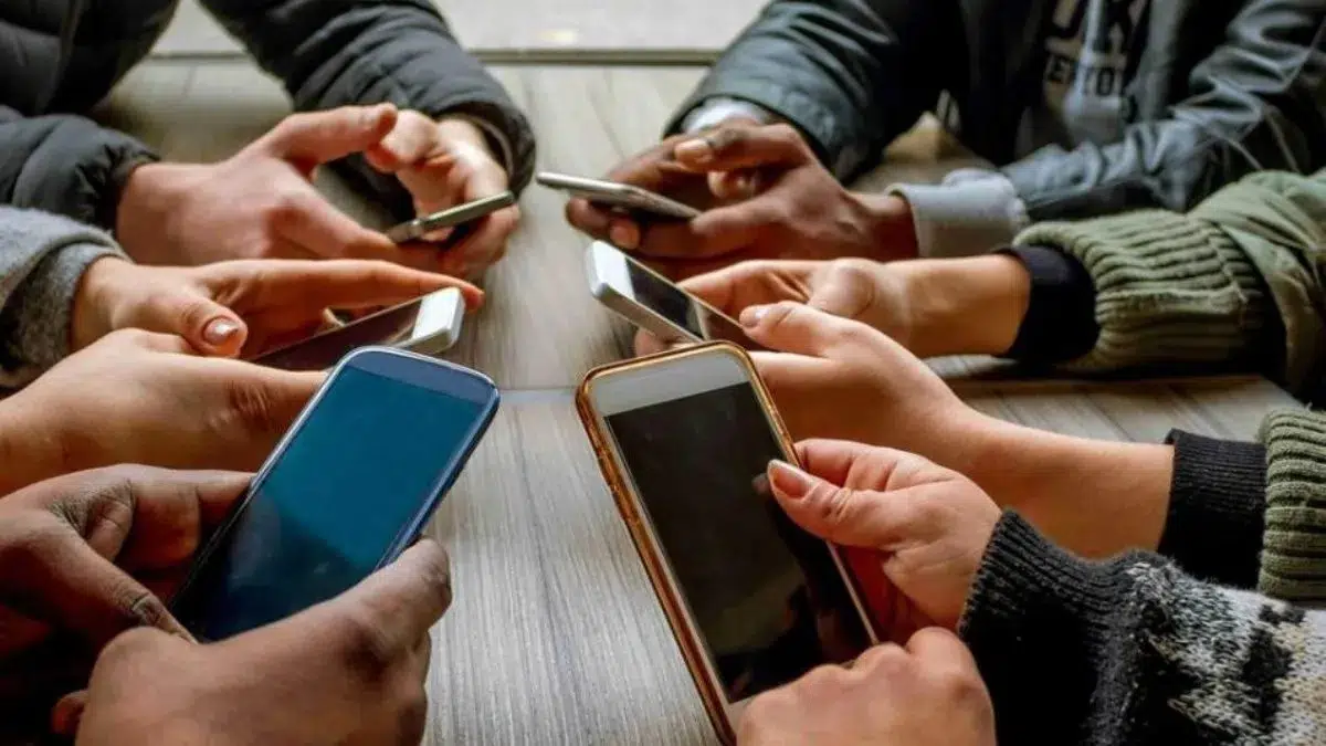 - Ajuste tarifas telefonias moviles.jpg
