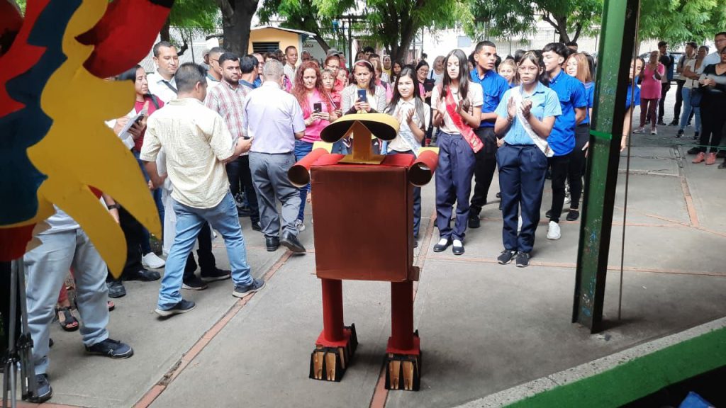 - Encuentro Estudiantil de Robotica3 julio colmenarez 1024x576 1