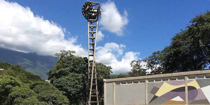 - UCV reloj