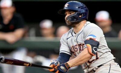 - Jose Altuve bateando agosto 2023