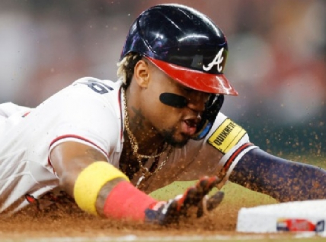 - Ronald Acuna Jr. record bases robadas 1