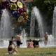 - des enfants jouent dans les jets d eau de la place antonin poncet a lyon photo progres maxime jegat 1652943210