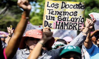 - DOCENTES PROFESORES MAESTROS SALARIO SUELDO 700x352 1