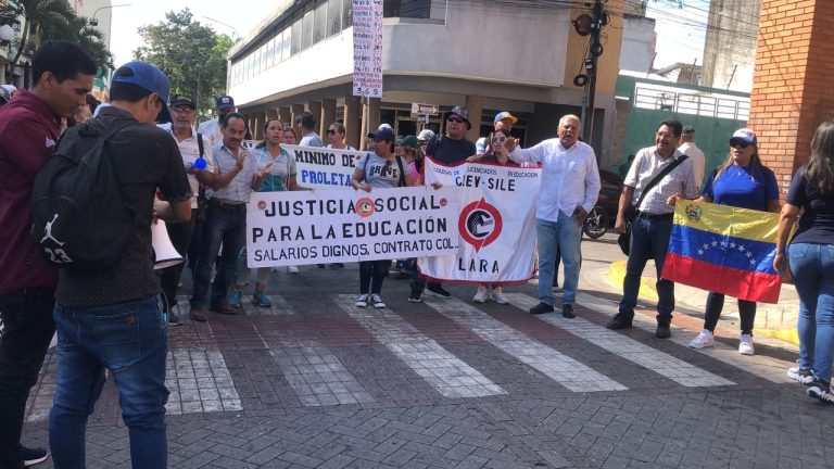 - Educadores de Lara protestas una vez mas 768x432 1