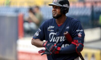 - Martinez Jugador Valioso LVBP Foto Alejandro van Schermbeek