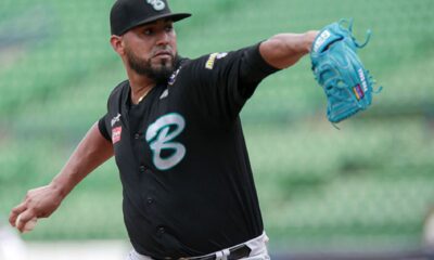 - Morales pitcher del ano Foto Alejandro van Schermbeek