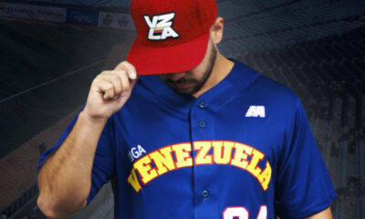 - Uniforme