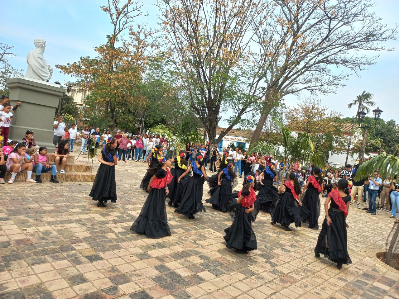 - photo1710340660